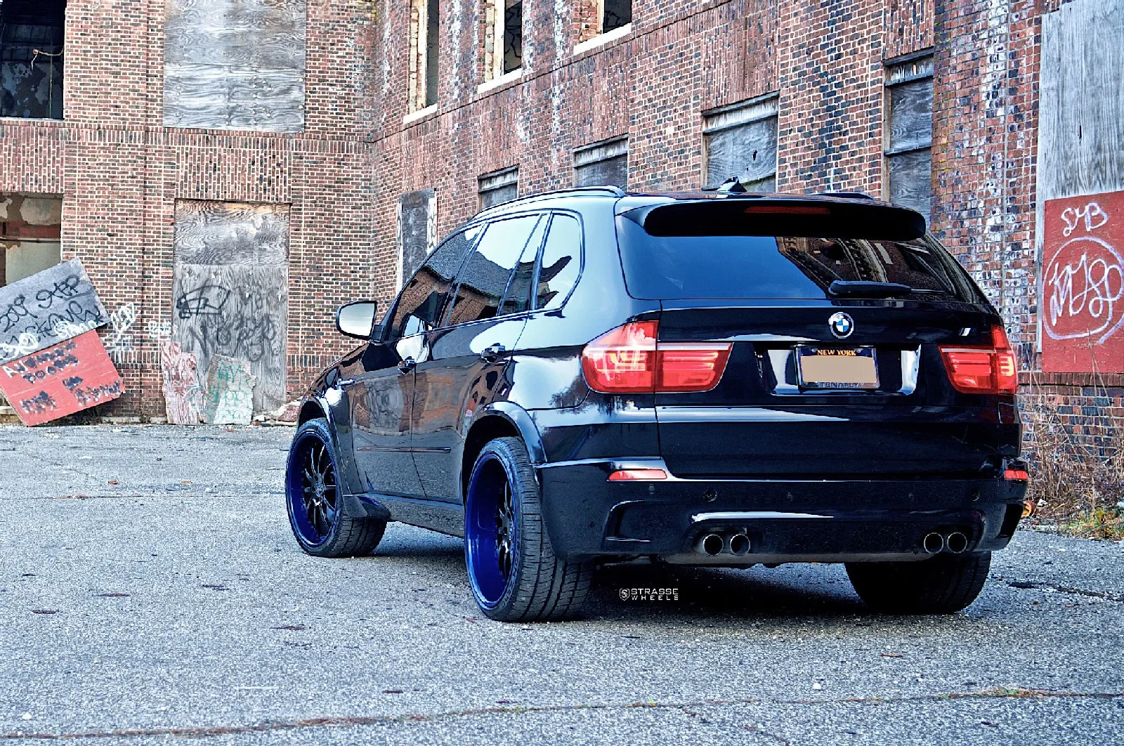 Strasse R10 Signature Series on BMW X5 M E70.2, photo 6