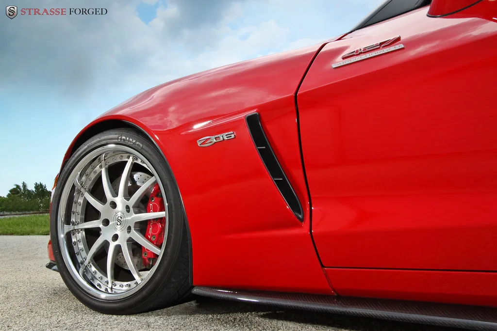 Strasse R10 Signature Series on Chevrolet Corvette C6