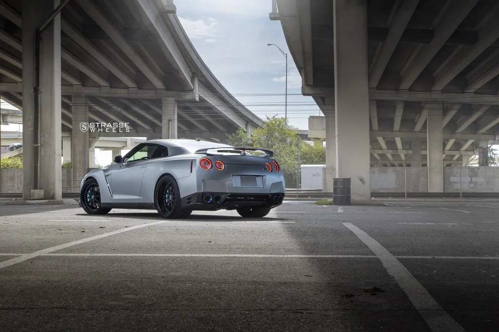 Strasse R10 Signature Series on Nissan GT-R R35.1, photo 2