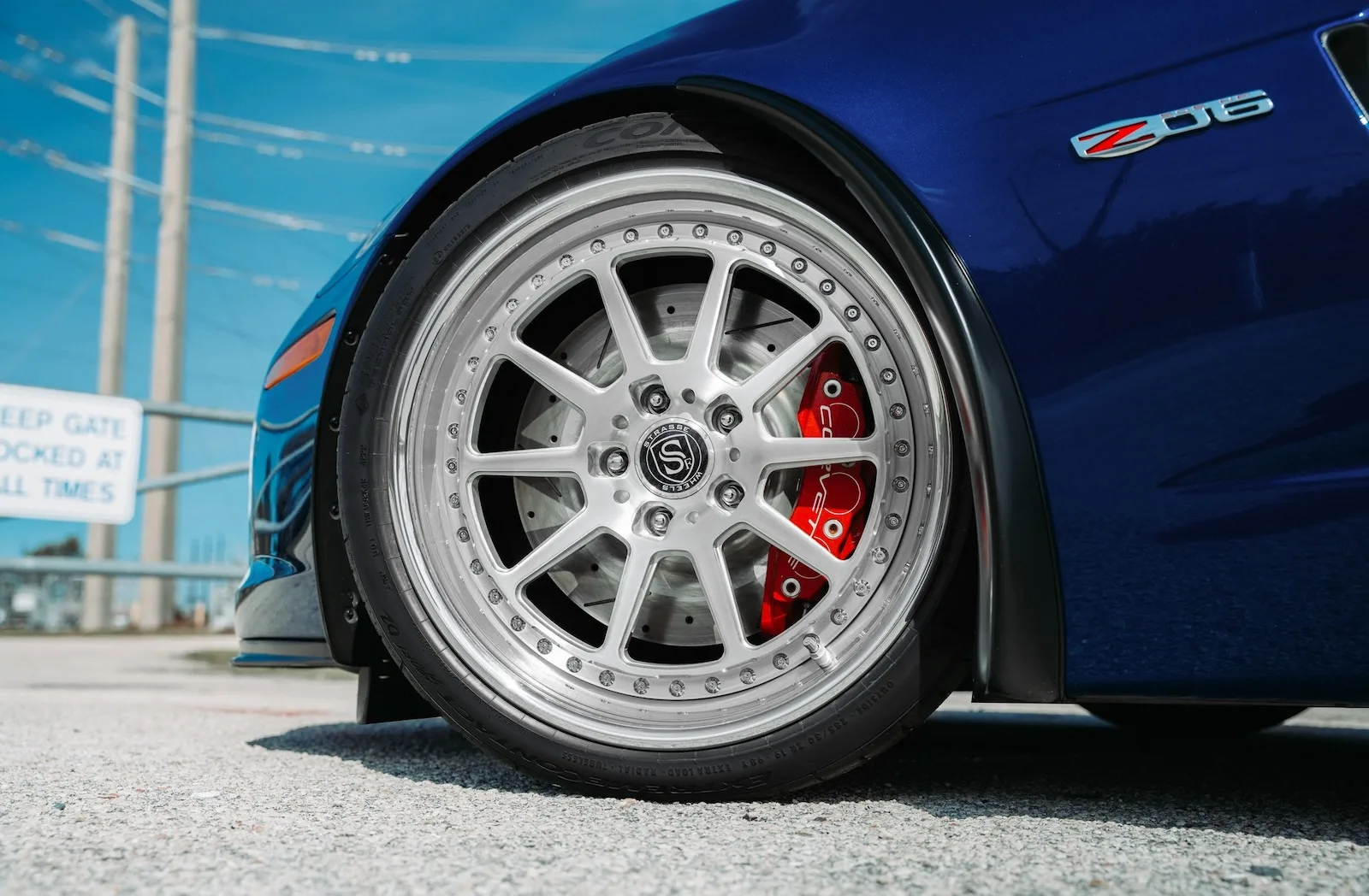 Strasse R10 Track Series on Chevrolet Corvette C6, photo 11