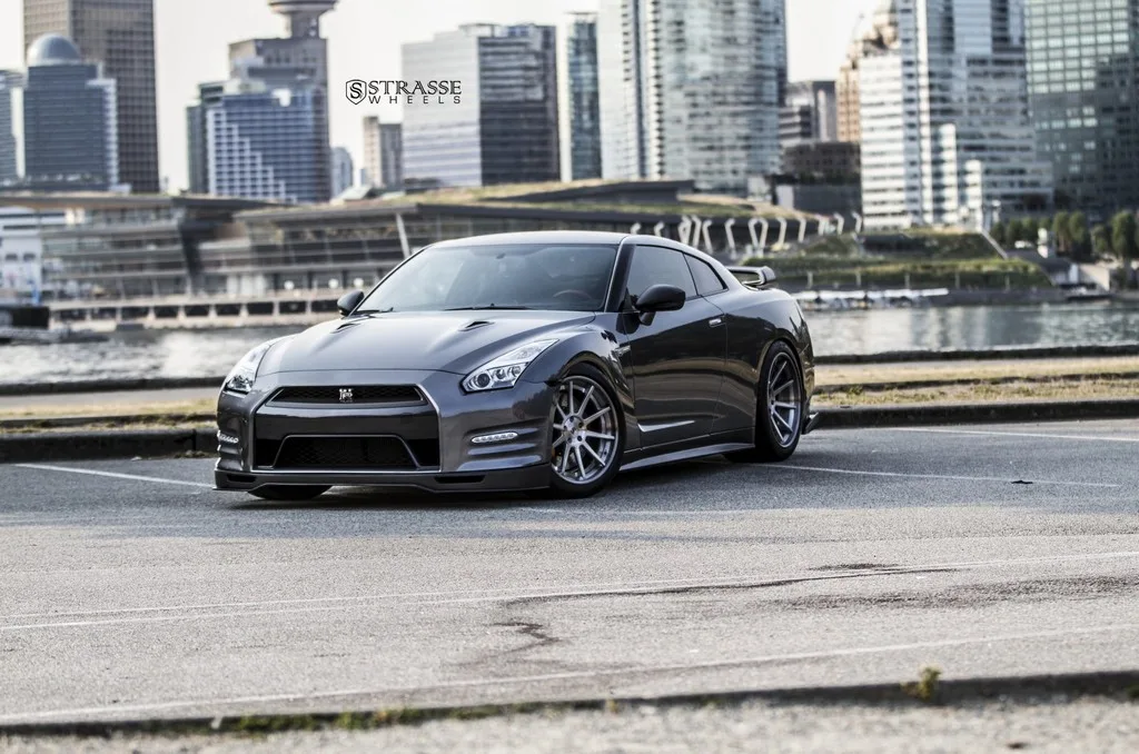 Strasse R10 on Nissan GT-R R35.1, photo 6