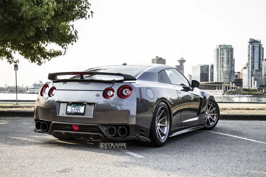 Strasse R10 on Nissan GT-R R35.1, photo 9