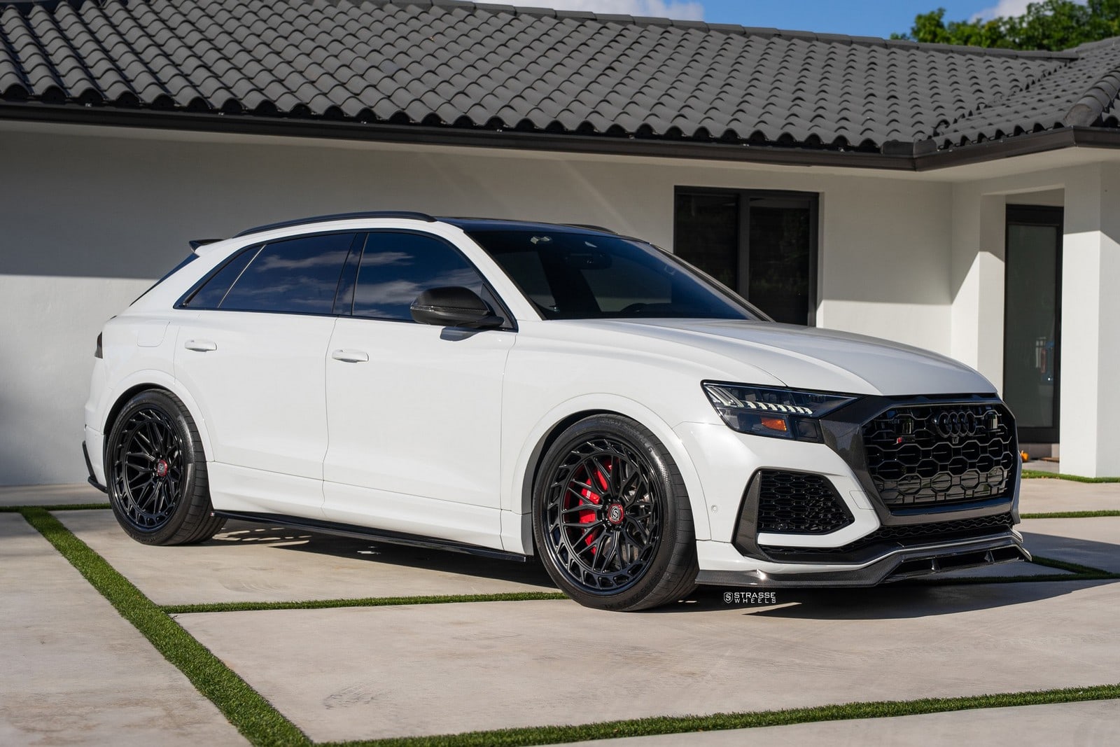 Strasse RS Q8 on Audi Q8 4M.2, photo 2