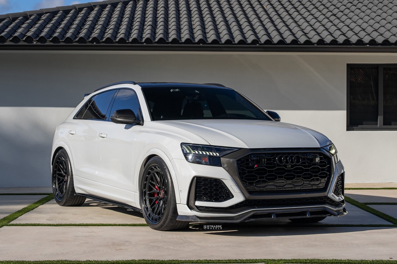 Strasse RS Q8 on Audi Q8 4M.2, photo 3