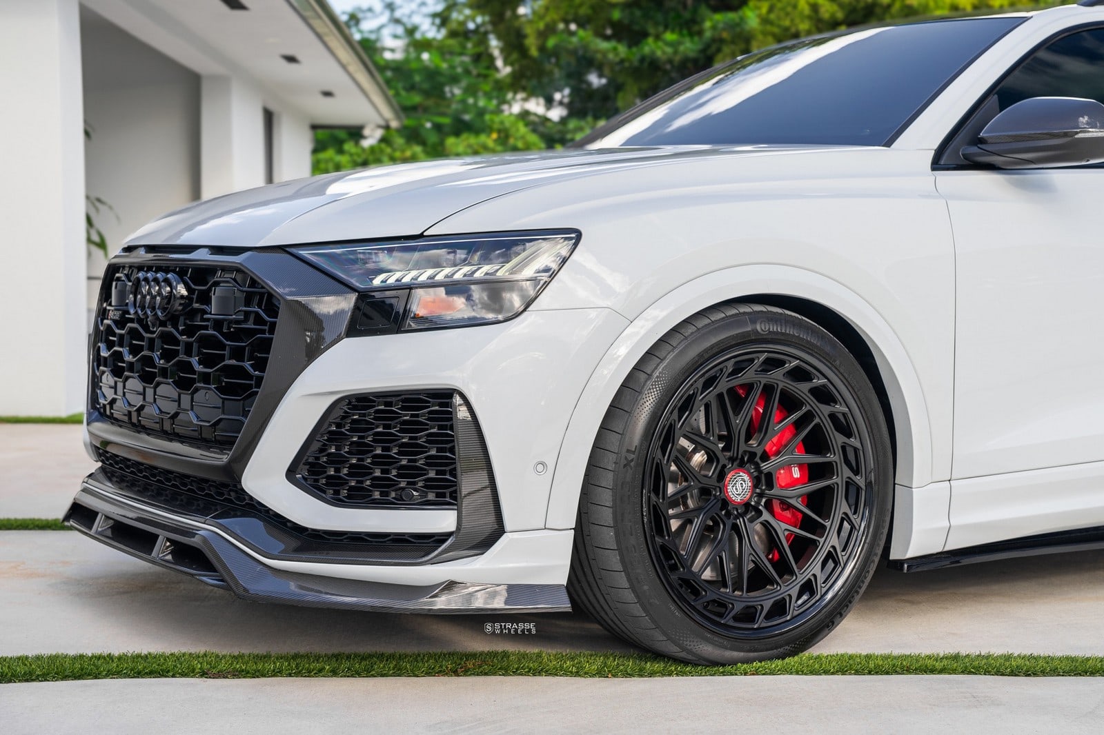 Strasse RS Q8 on Audi Q8 4M.2, photo 6