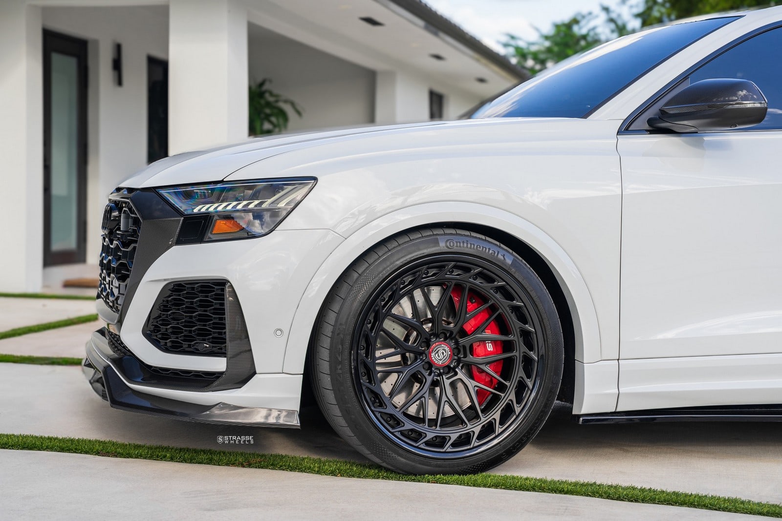 Strasse RS Q8 on Audi Q8 4M.2, photo 7