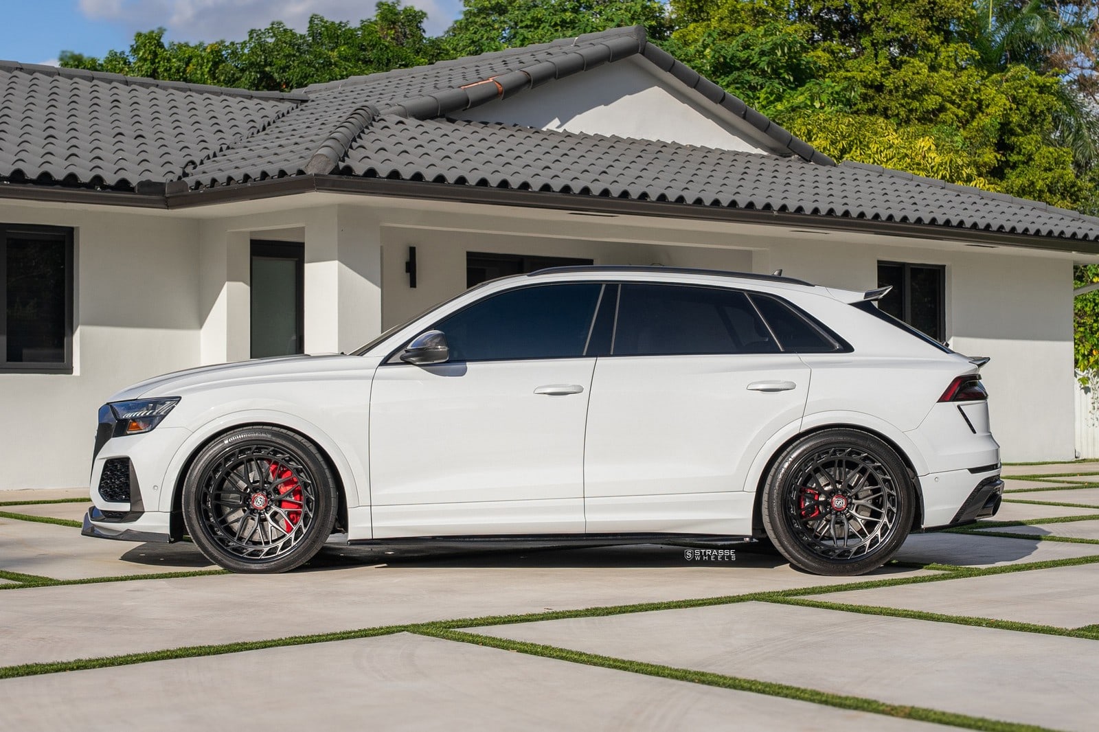 Strasse RS Q8 on Audi Q8 4M.2, photo 9