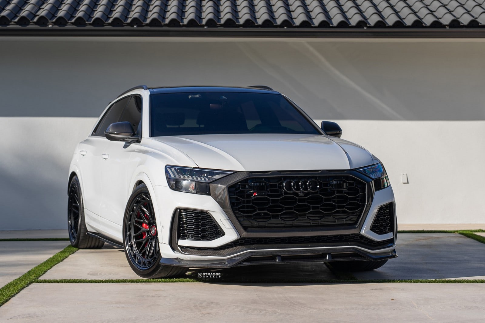 Strasse RS Q8 on Audi Q8 4M.2, photo 10