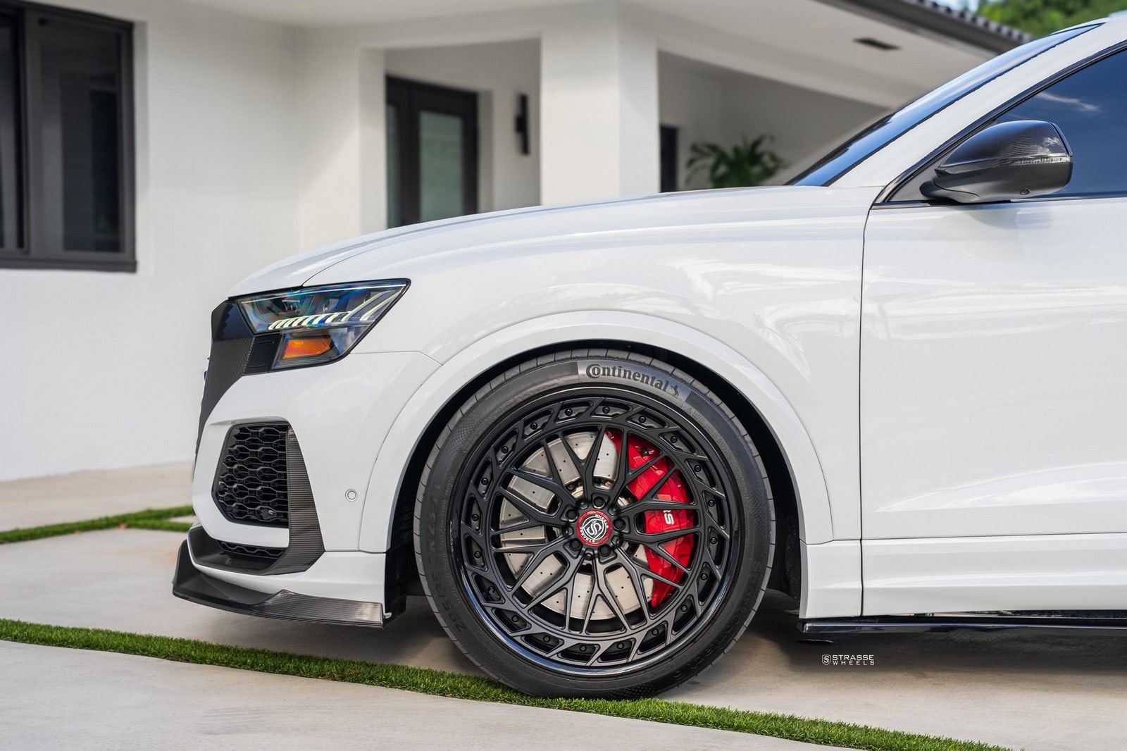 Strasse RS Q8 on Audi Q8 4M.2, photo 11