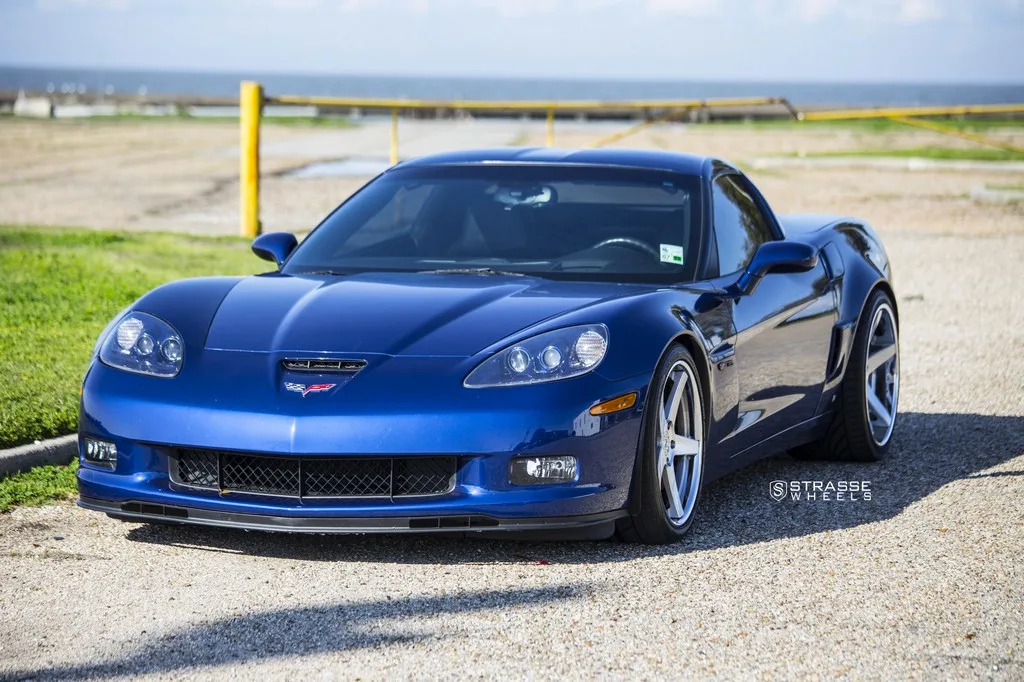 Strasse S5 Deep Concave Series on Chevrolet Corvette C6