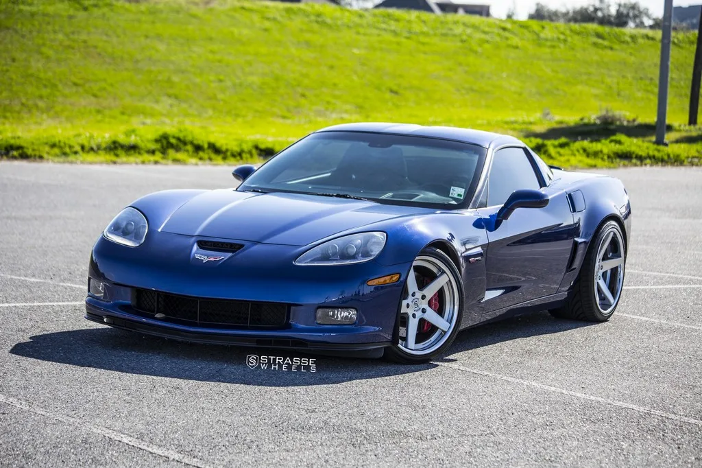 Strasse S5 Deep Concave Series on Chevrolet Corvette C6, photo 2