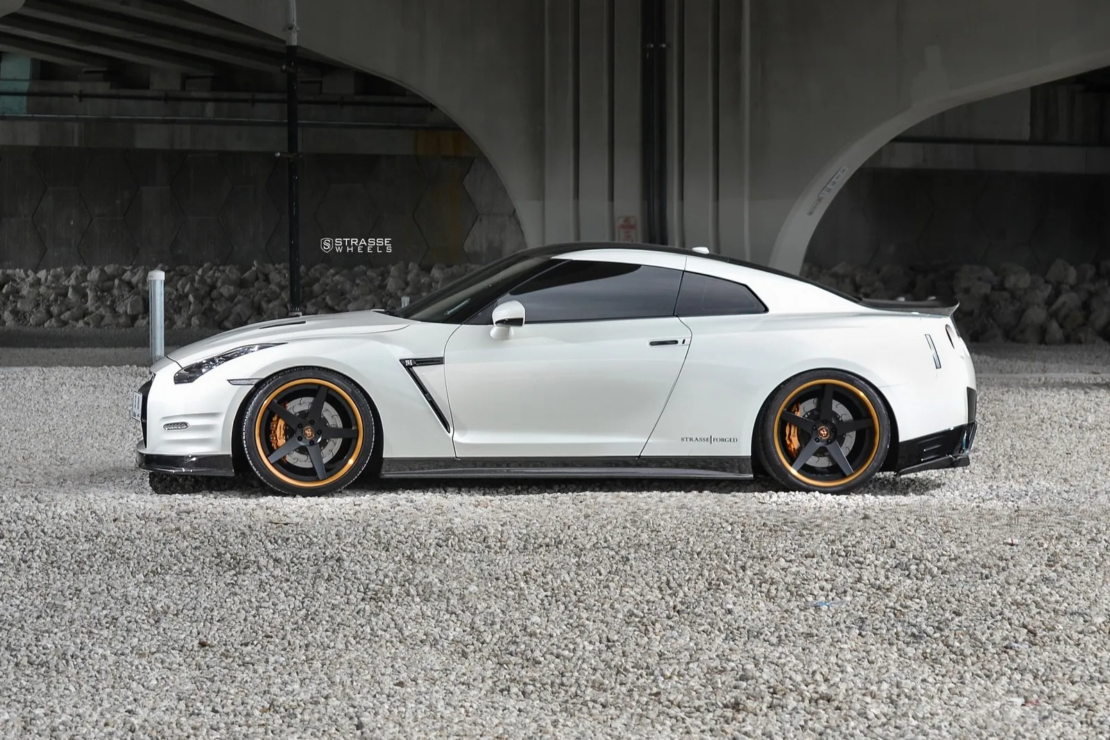 Strasse S5 Deep Concave on Nissan GT-R R35.1, photo 3