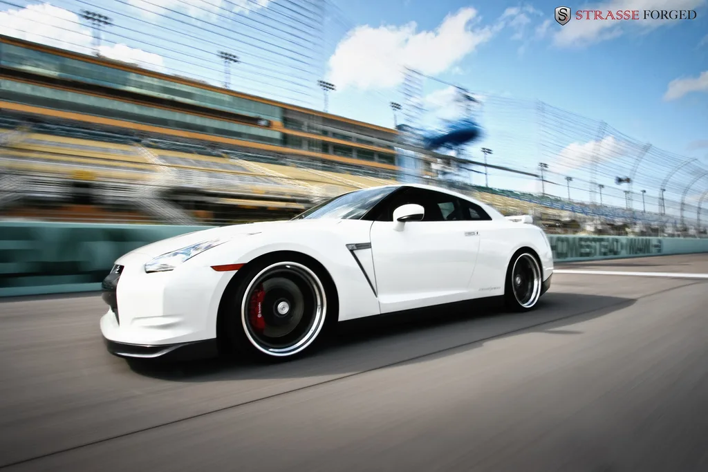 Strasse S5 Performance Series on Nissan GT-R R35.1