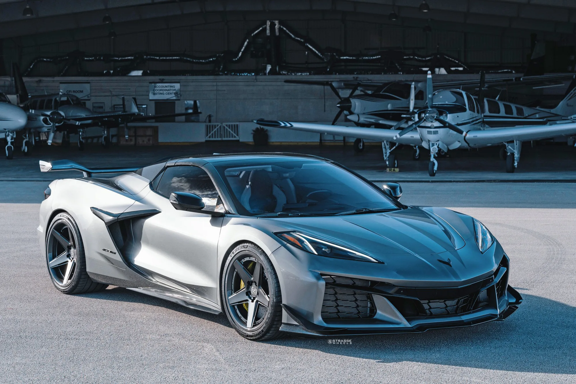 Strasse S5-RS Ultralight Carbon on Chevrolet Corvette C8, photo 3