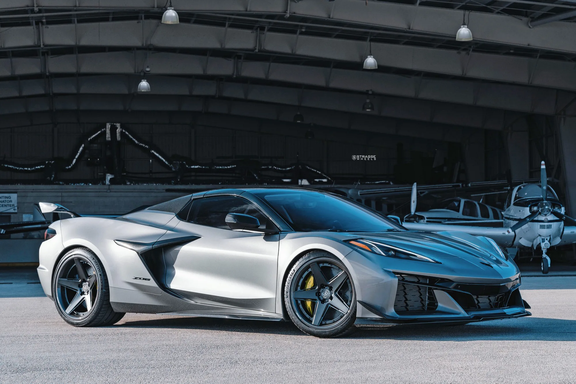 Strasse S5-RS Ultralight Carbon on Chevrolet Corvette C8, photo 2