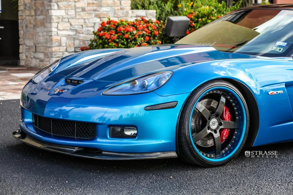 Strasse S5 Signature Series on Chevrolet Corvette C6