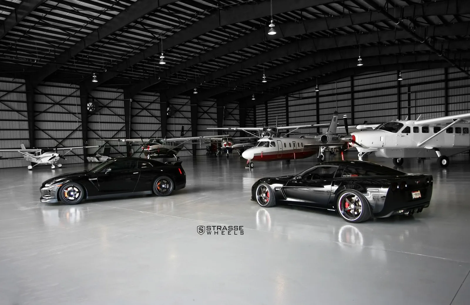 Strasse S5 Signature Series on Nissan GT-R R35.1
