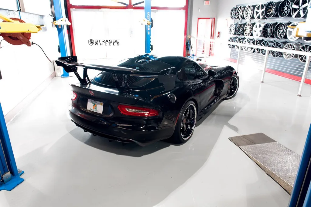 Strasse S5 Signature Series on Dodge Viper VX I (5th gen), photo 10