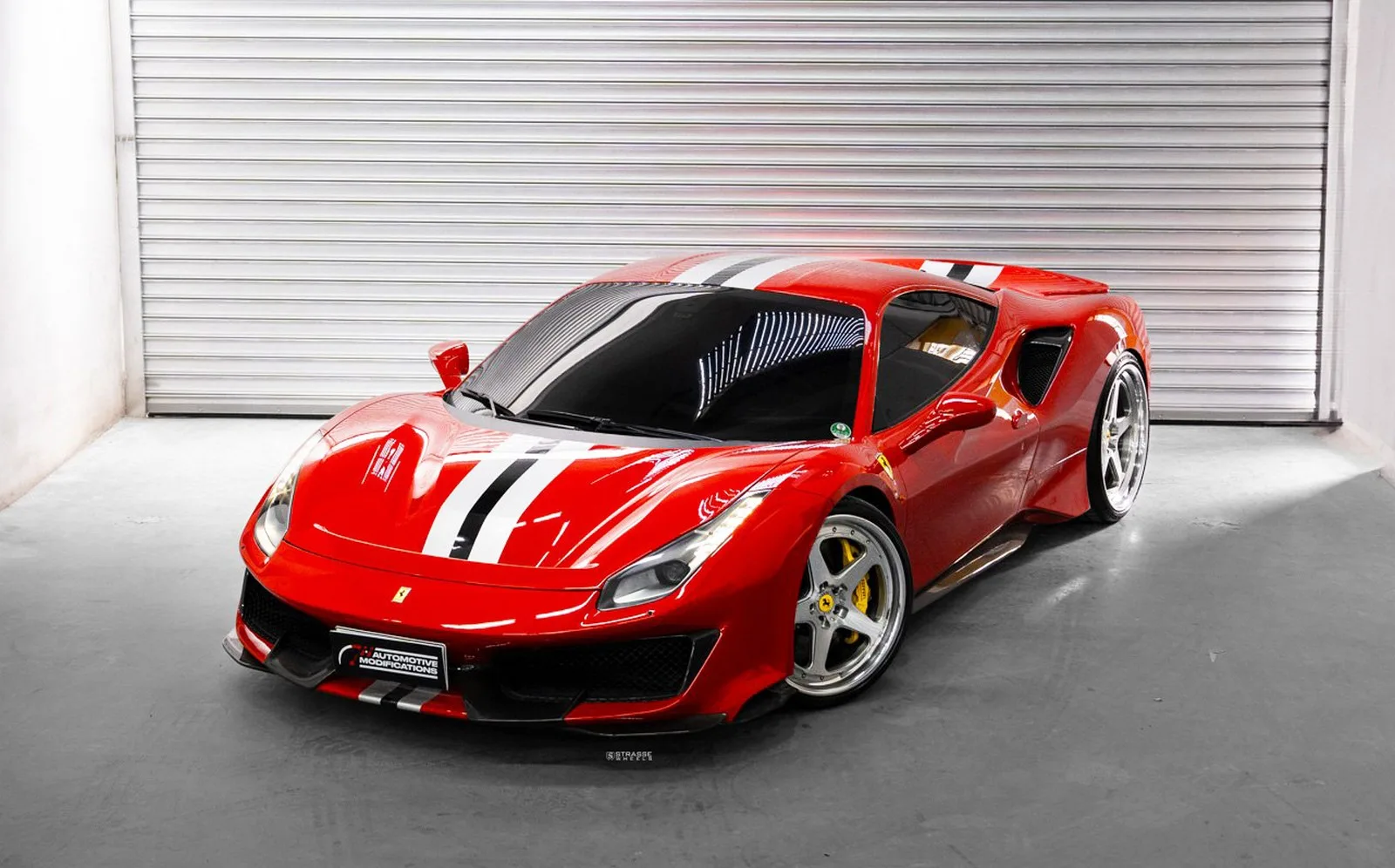 Strasse S5 Track Spec Series on Ferrari 488
