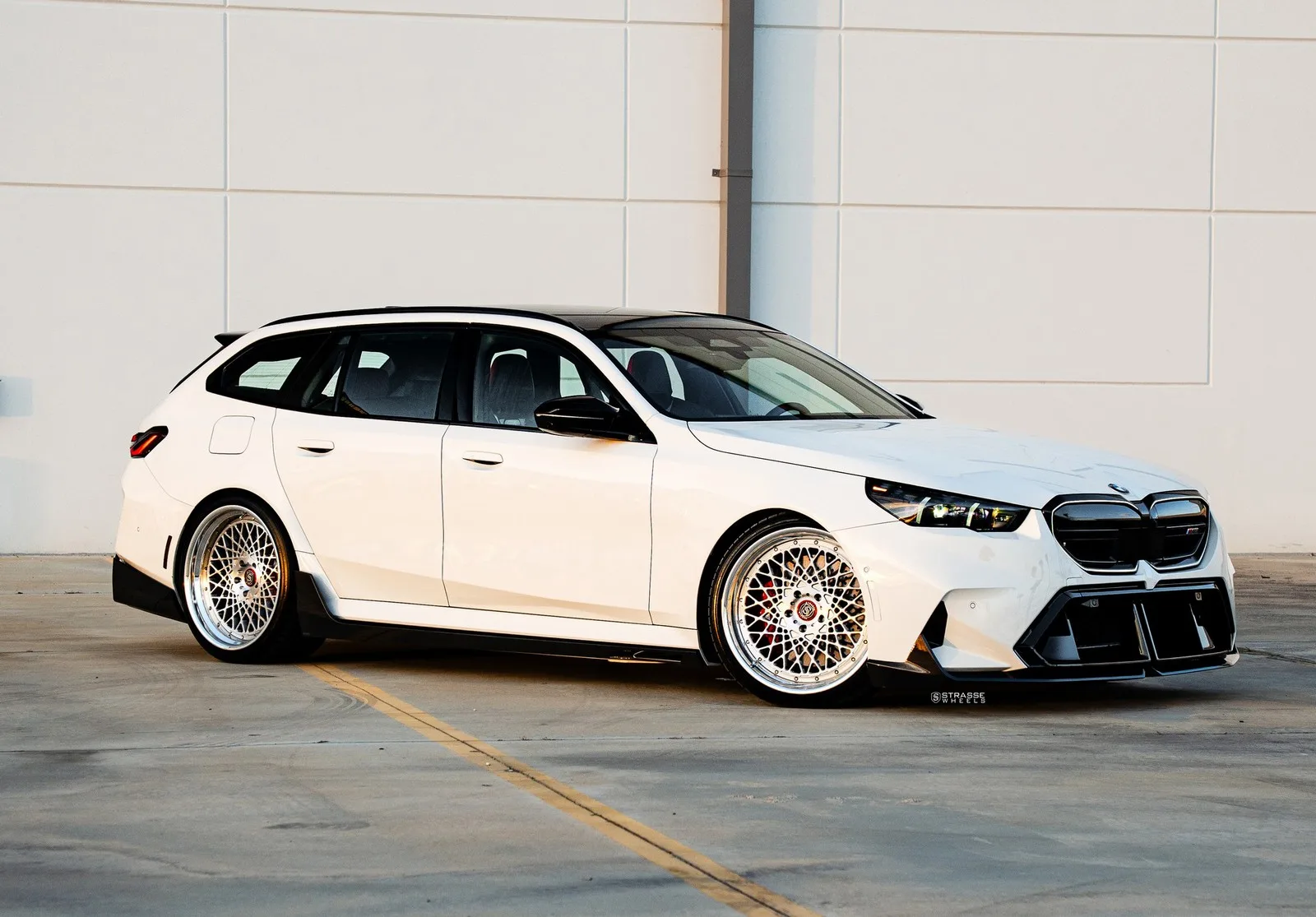 Strasse SC20 Track Series on BMW M5 G99, photo 8