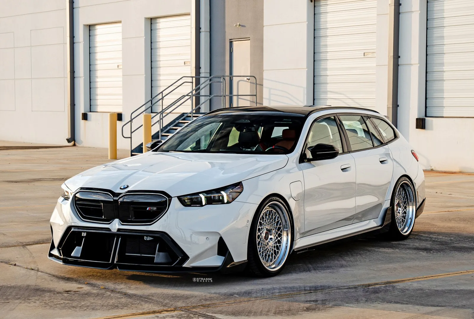 Strasse SC20 Track Series on BMW M5 G99, photo 4