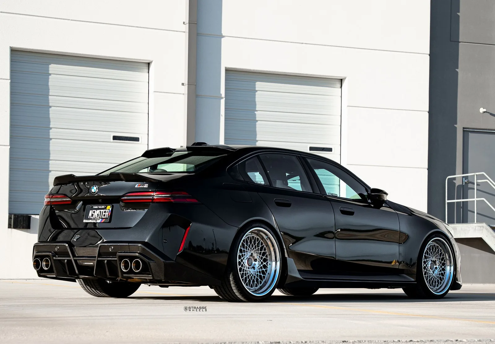 Strasse SC20 Track Series on BMW M5 G90, photo 7