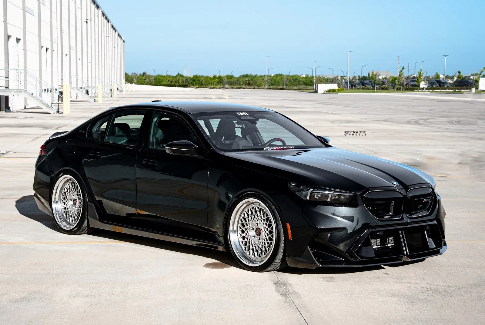 Strasse SC20 Track Series on BMW M5 G90, photo 9