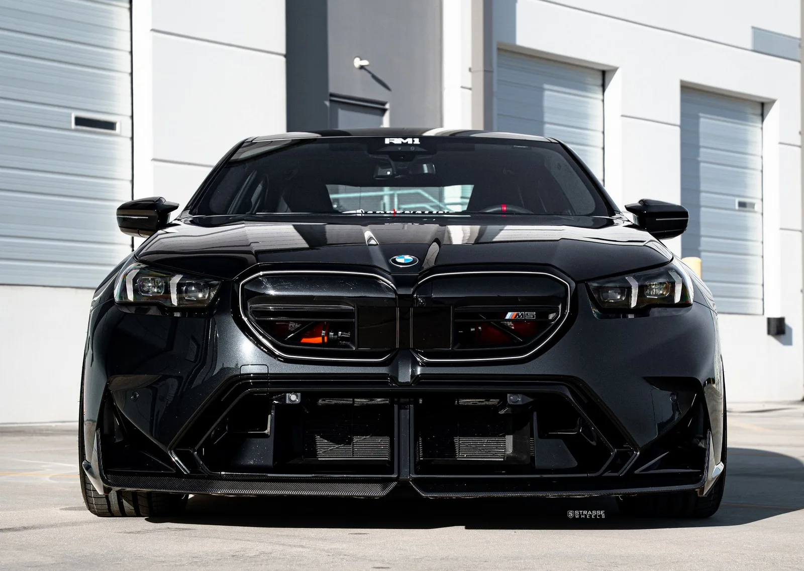 Strasse SC20 Track Series on BMW M5 G90, photo 11