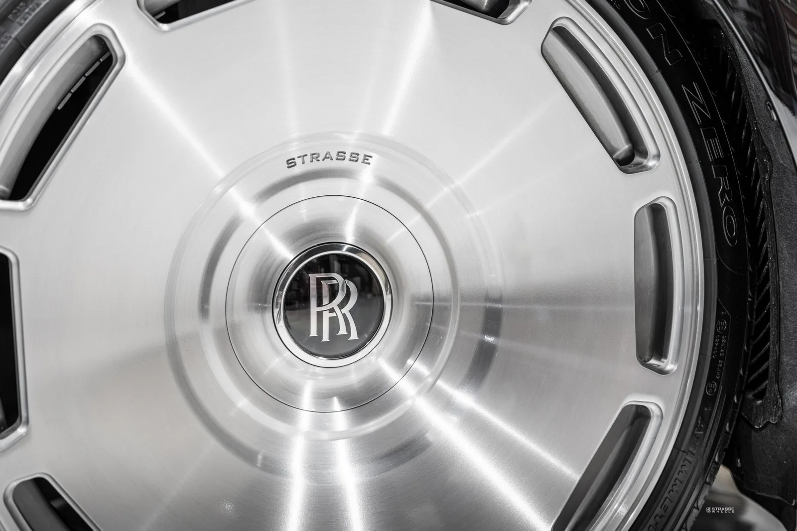 Strasse SL10 Deep Concave Monoblock RR on Rolls-Royce Cullinan.2, photo 5