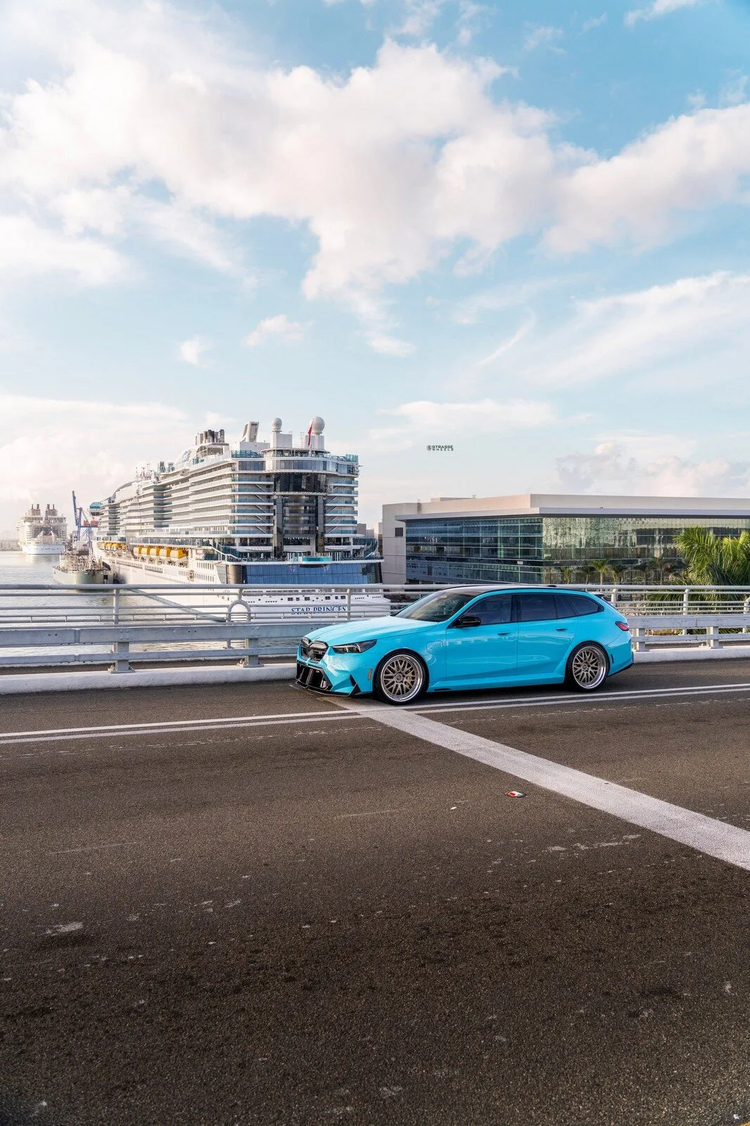 Strasse SM10 Circuit Series on BMW M5 G99, photo 4
