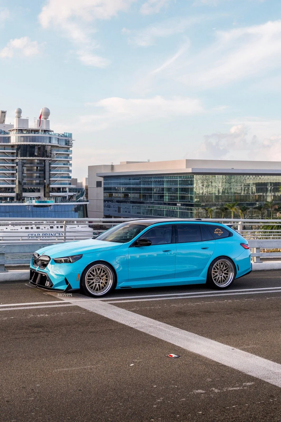 Strasse SM10 Circuit Series on BMW M5 G99, photo 6