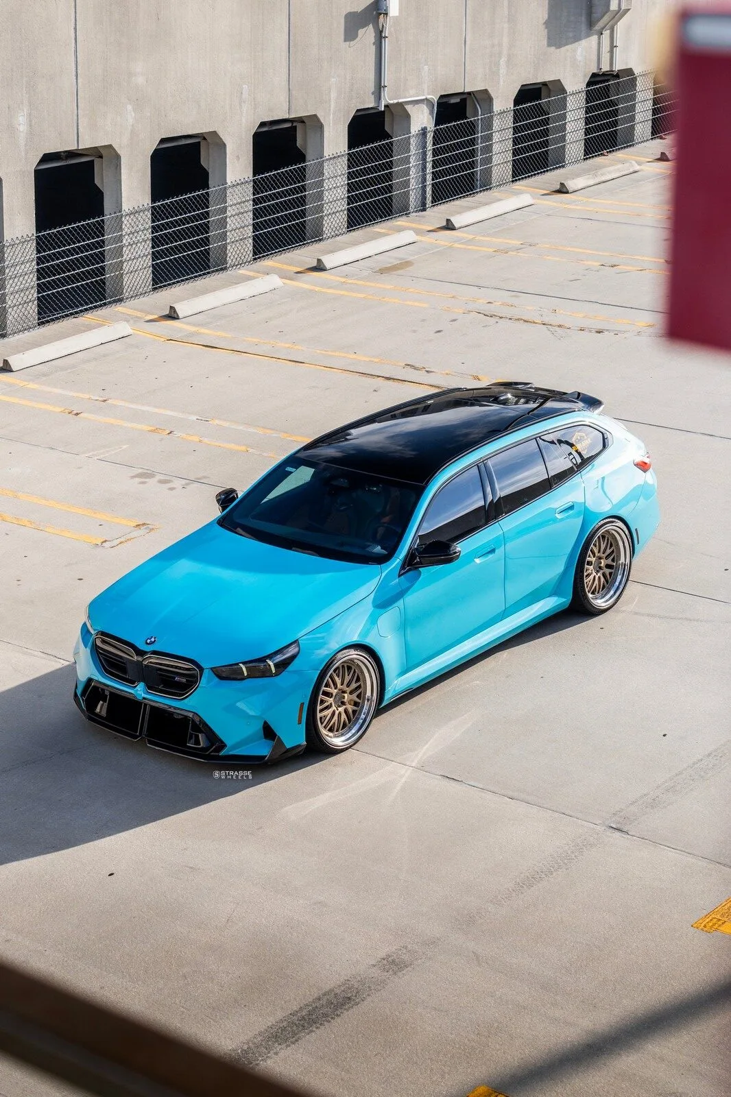 Strasse SM10 Circuit Series on BMW M5 G99, photo 12