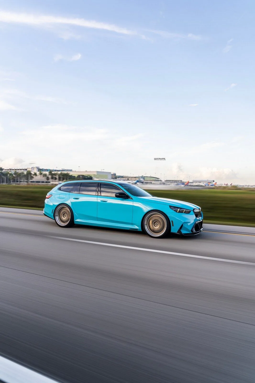 Strasse SM10 Circuit Series on BMW M5 G99, photo 3