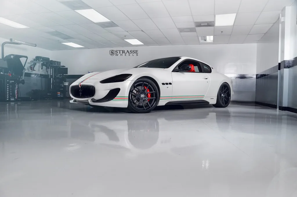 Strasse SM5 Deep Concave on Maserati GranTurismo (2007).1, photo 2