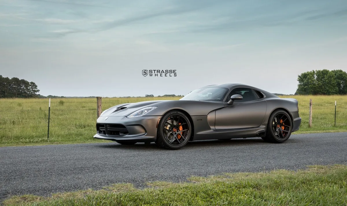 Strasse SM5 Deep Concave on Dodge Viper VX I (5th gen)