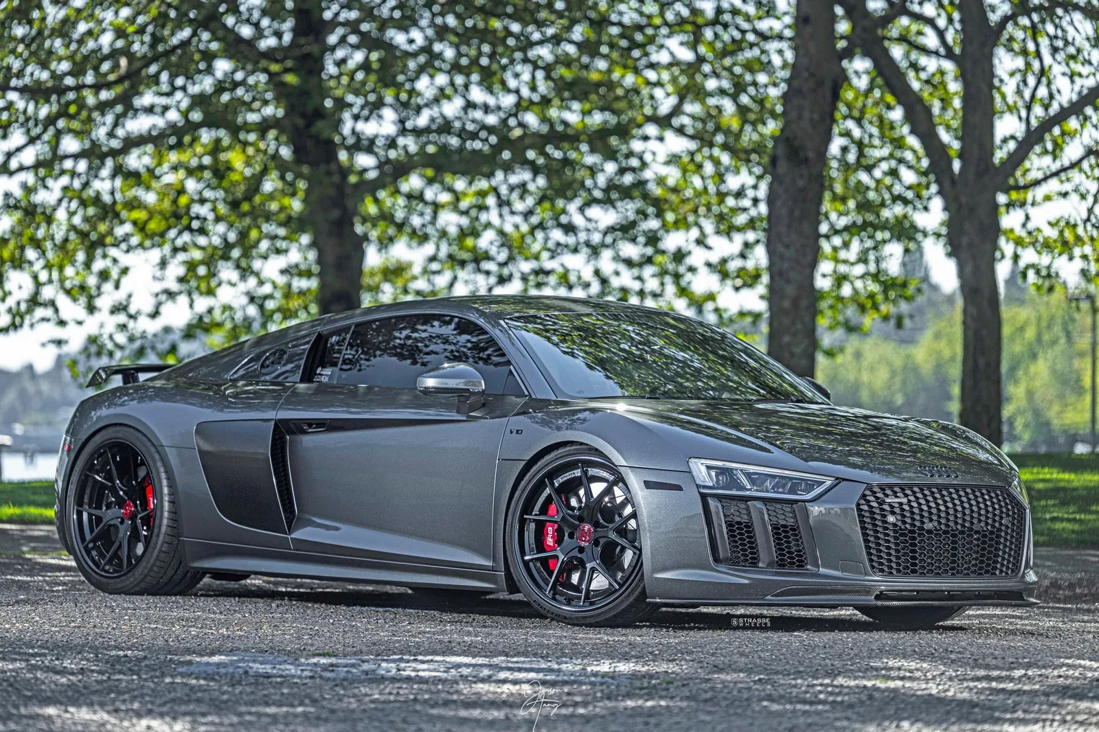 Strasse SM5R Deep Concave FS on Audi R8 Type 4S.1