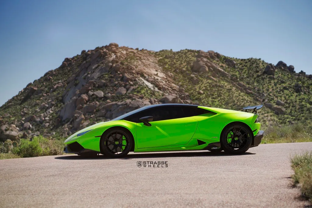 Strasse SM5R Deep Concave Monoblock on Lamborghini Huracan (2014)