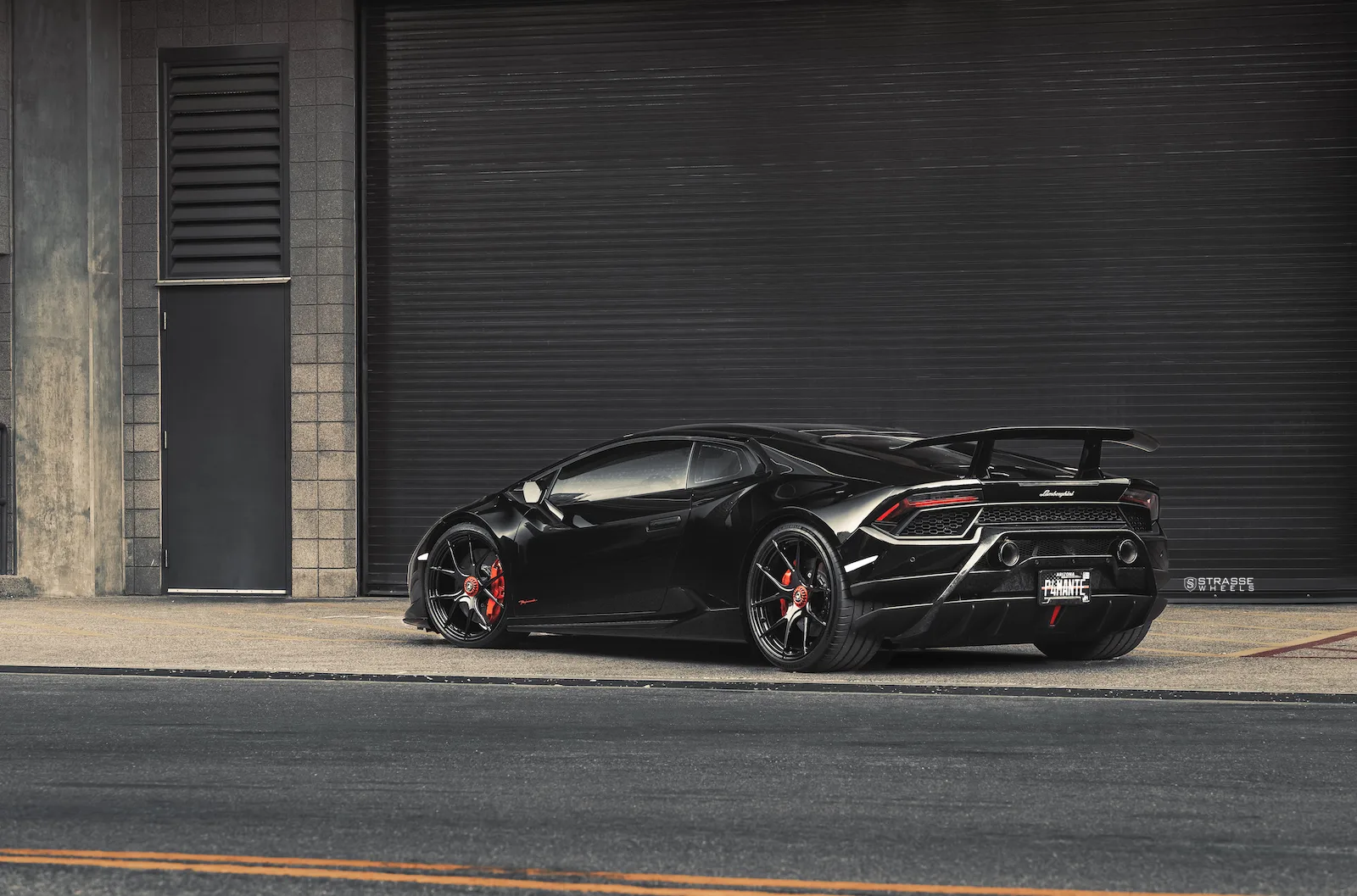 Strasse SM5R Deep Concave Monoblock on Lamborghini Huracan EVO