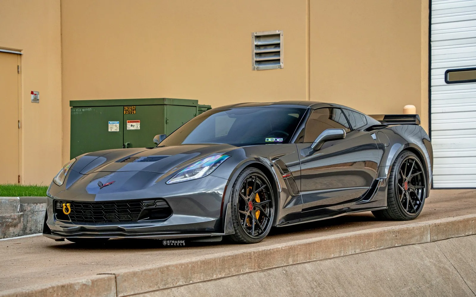 Strasse SM5RT Deep Concave FS on Chevrolet Corvette C7