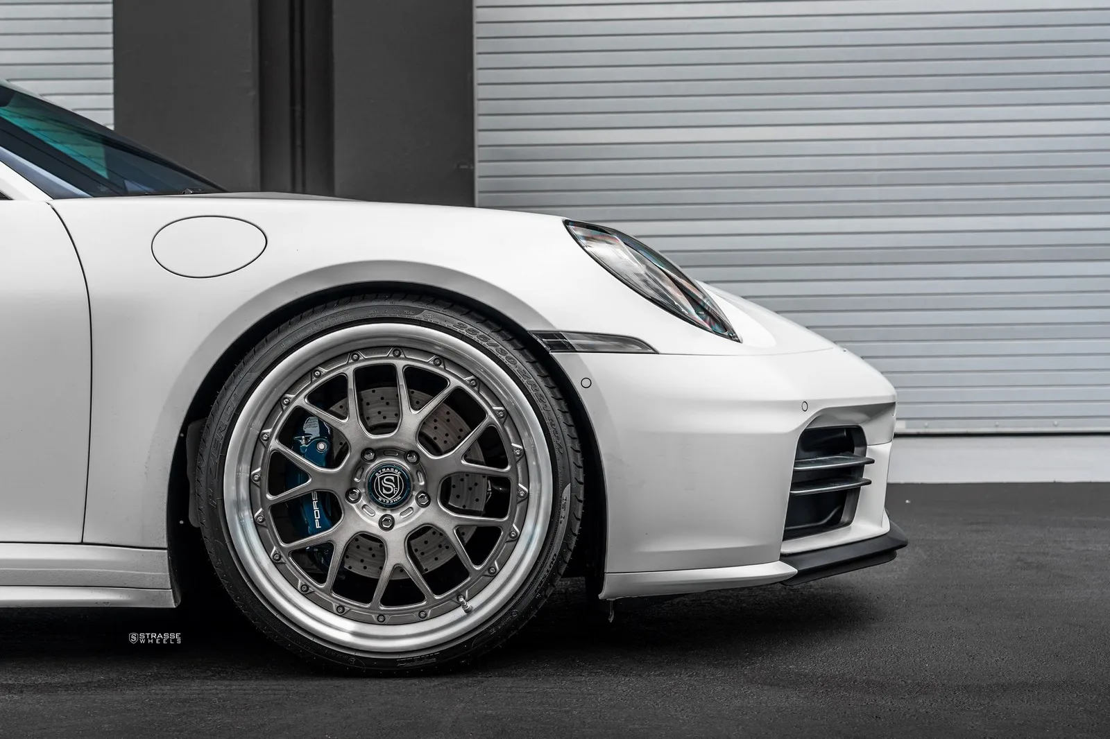 Strasse SM7 Circuit Series on Porsche 911 992.1, photo 4