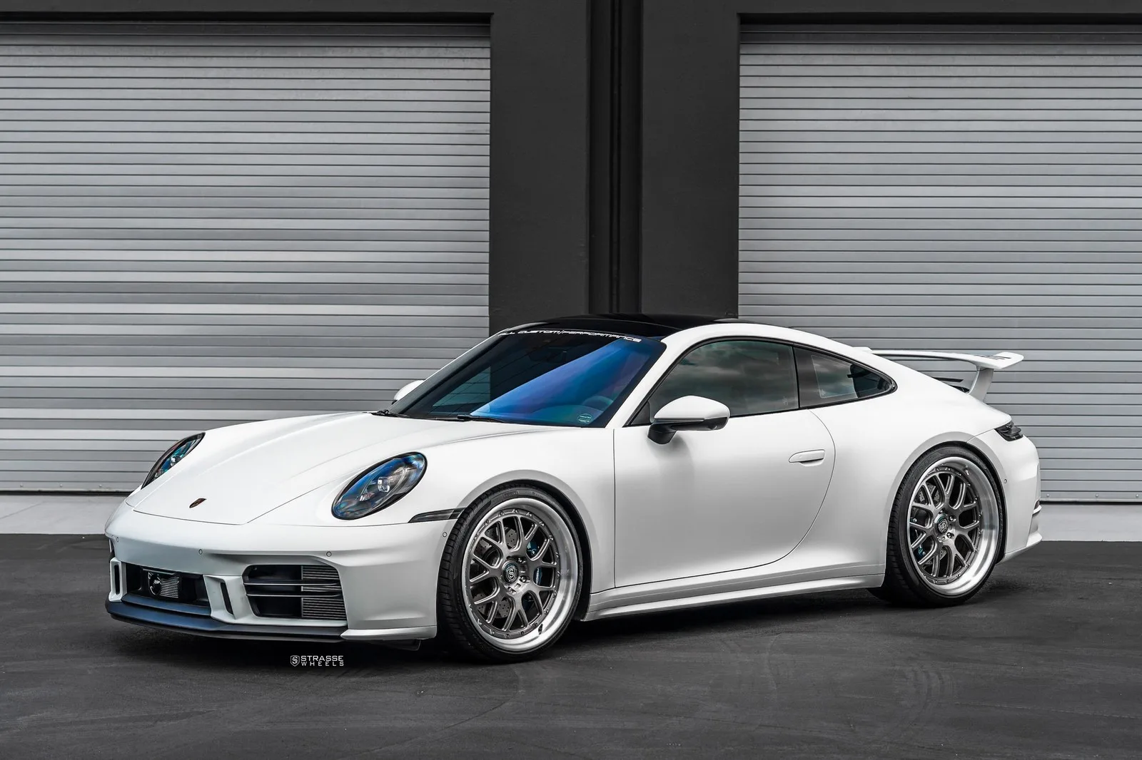 Strasse SM7 Circuit Series on Porsche 911 992.1, photo 2