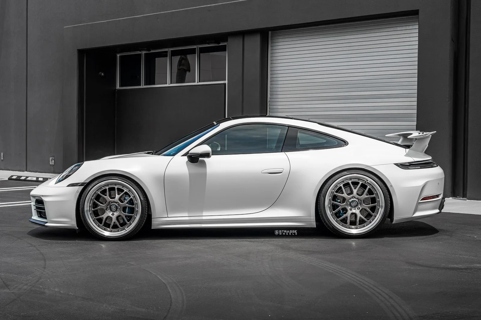 Strasse SM7 Circuit Series on Porsche 911 992.1, photo 5