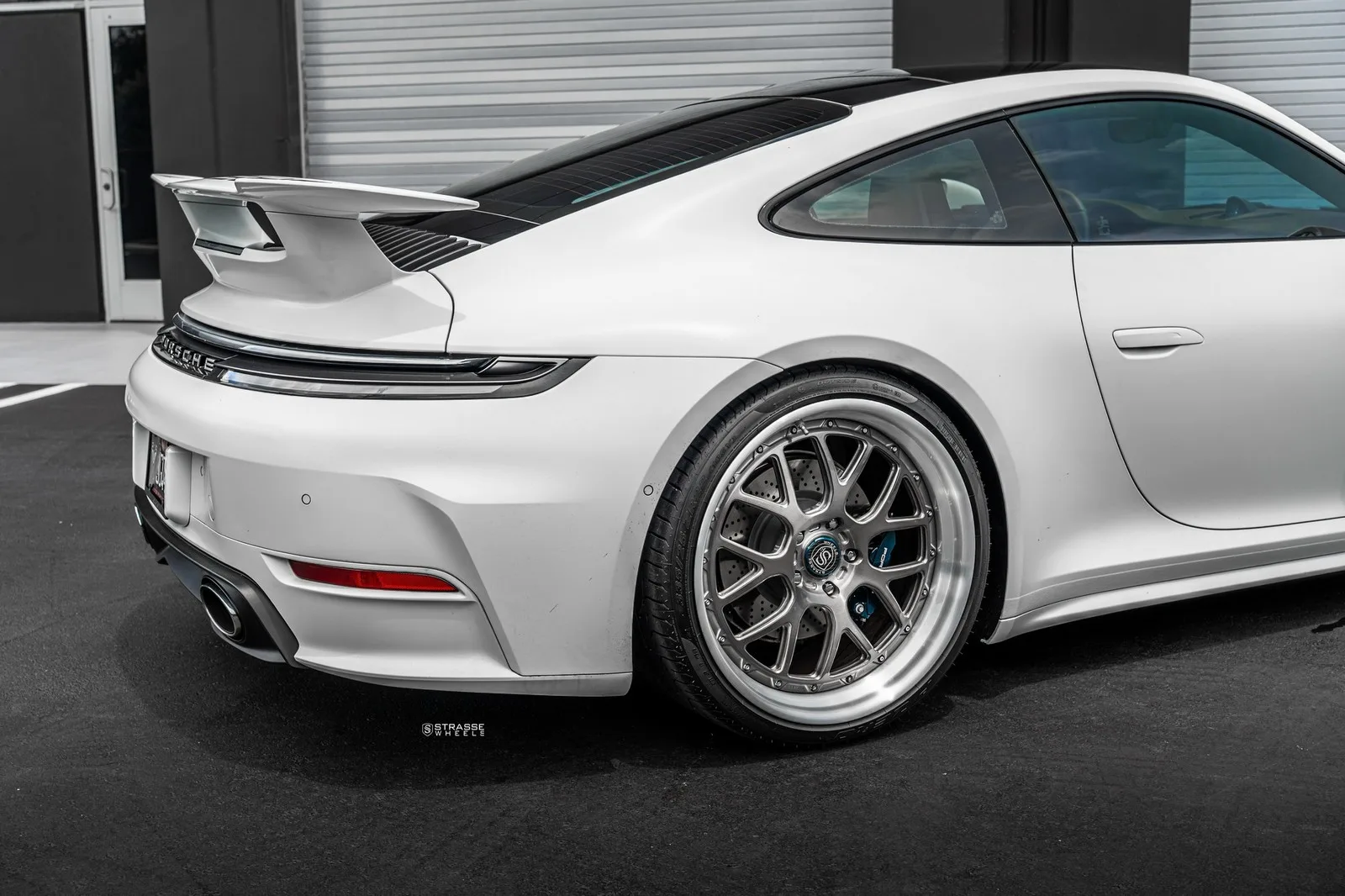 Strasse SM7 Circuit Series on Porsche 911 992.1, photo 12