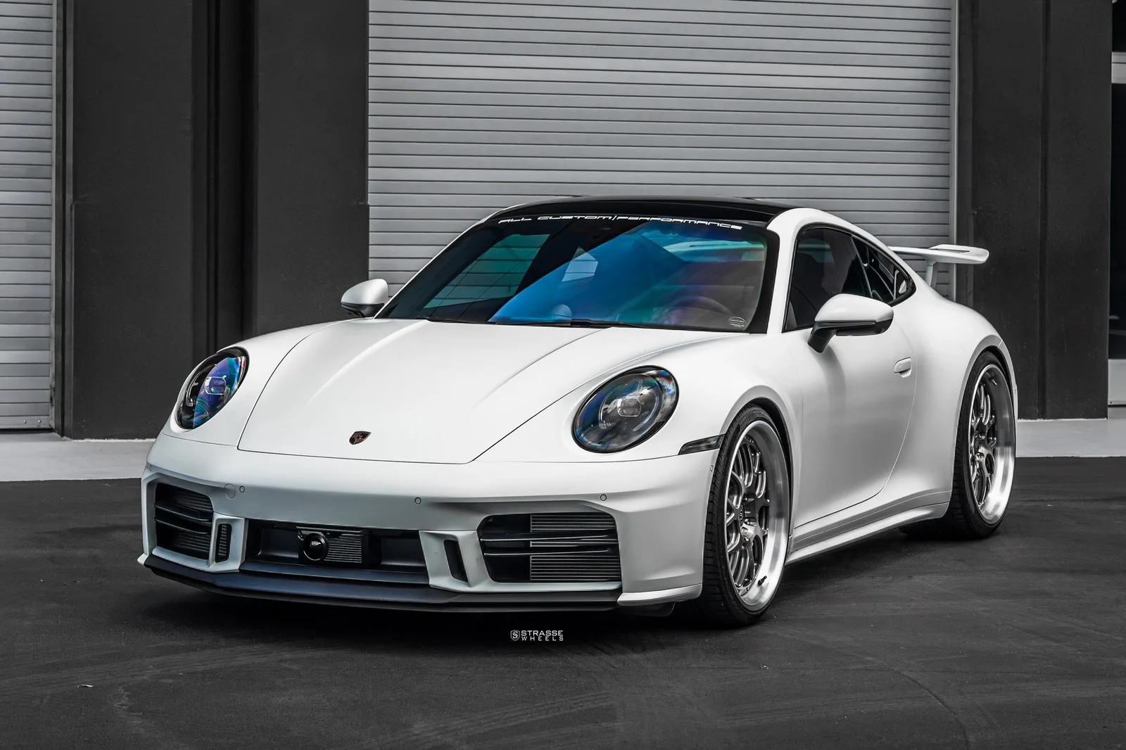 Strasse SM7 Circuit Series on Porsche 911 992.1, photo 3