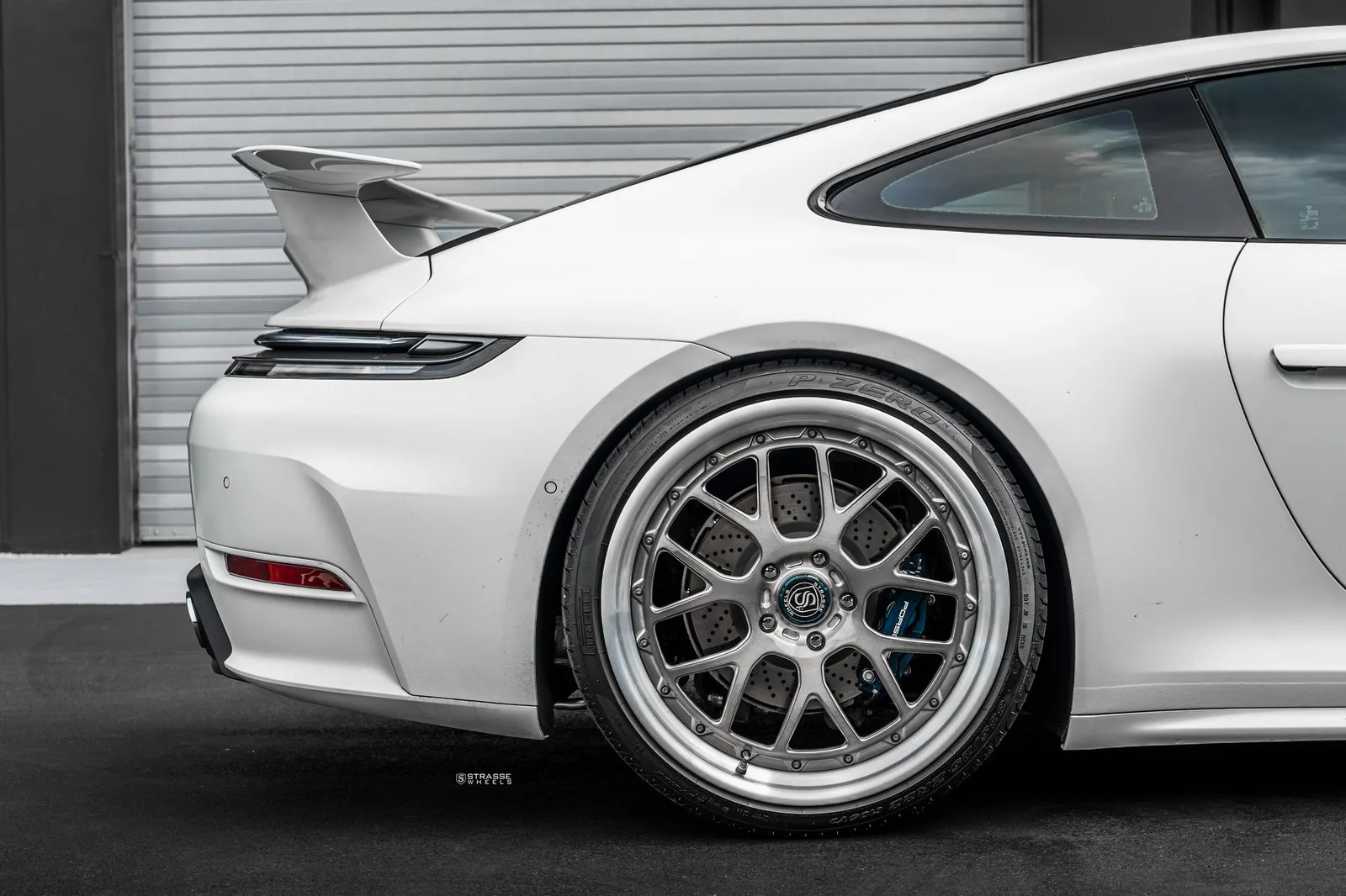 Strasse SM7 Circuit Series on Porsche 911 992.1, photo 9
