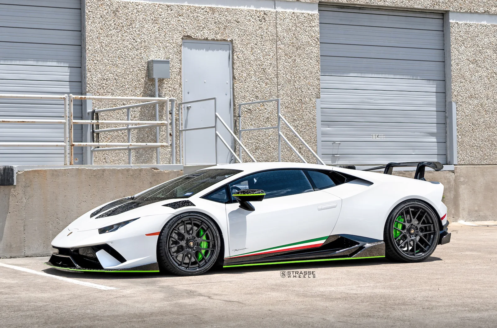 Strasse SM7 Deep Concave FS on Lamborghini Huracan (2014)