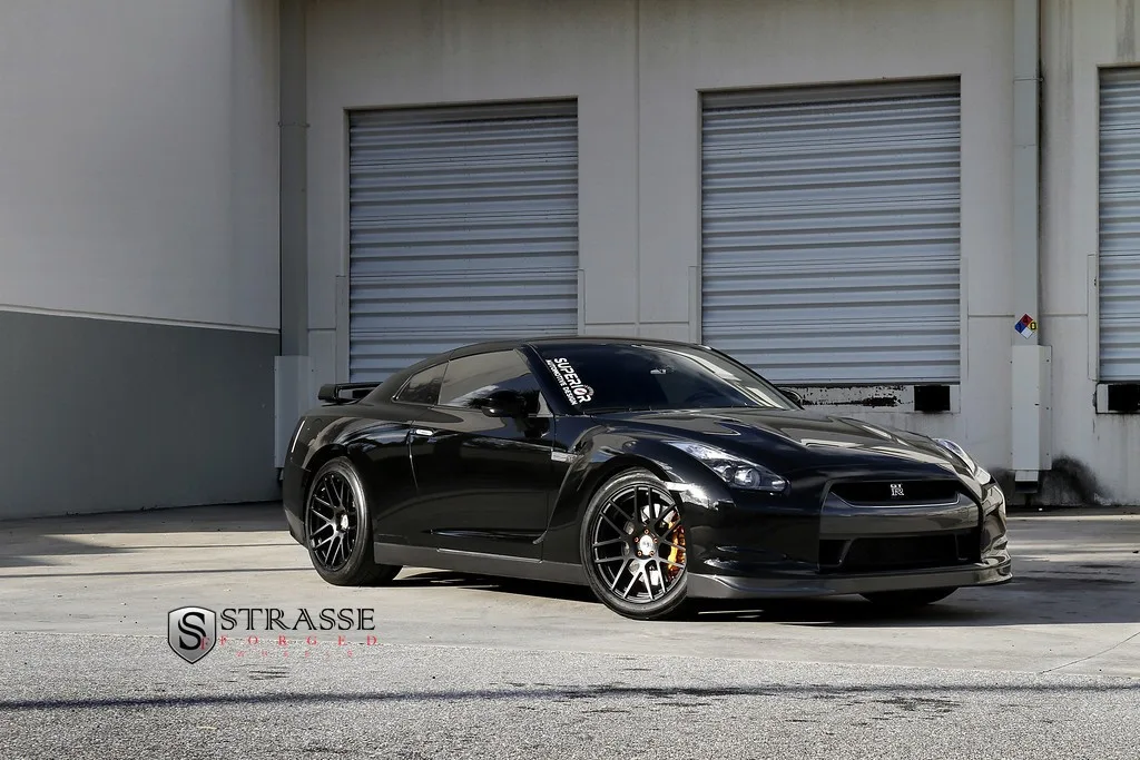 Strasse SM7 Deep Concave Monoblock on Nissan GT-R R35.1, photo 2