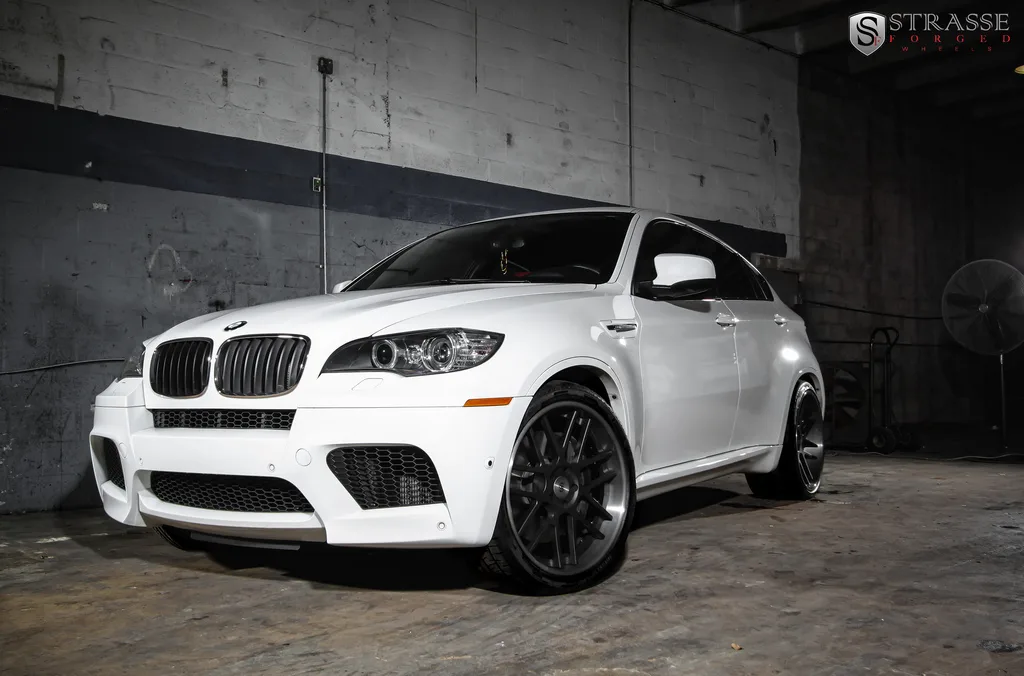 Strasse SM7 Deep Concave on BMW X6 M F16, photo 8