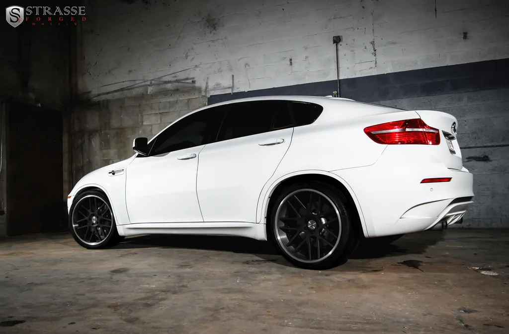 Strasse SM7 Deep Concave on BMW X6 M F16, photo 11