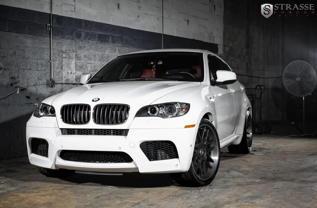 Strasse SM7 Deep Concave on BMW X6 M F16, photo 10